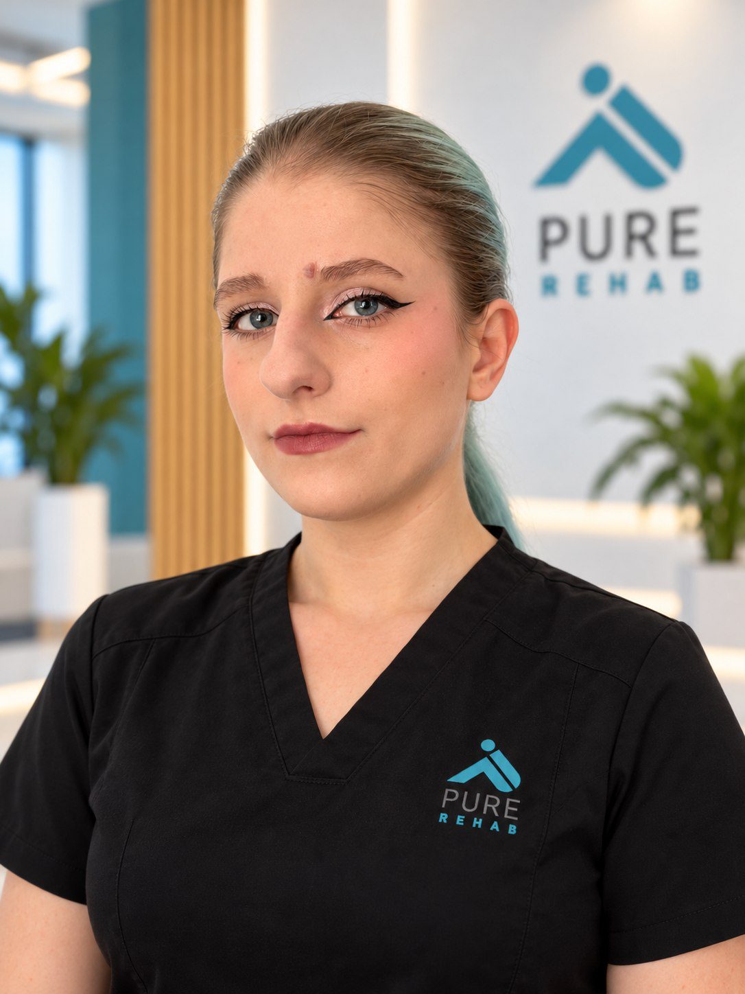 Emilia Lesiak — Fizjoterapeutka | Pure Rehab